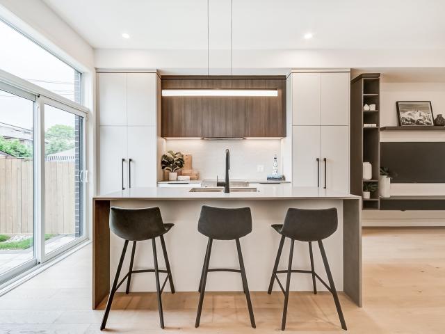 Toronto Unfurnished House Rental 3 Bed + Den 4.5 Bed Modern House in Etobicoke