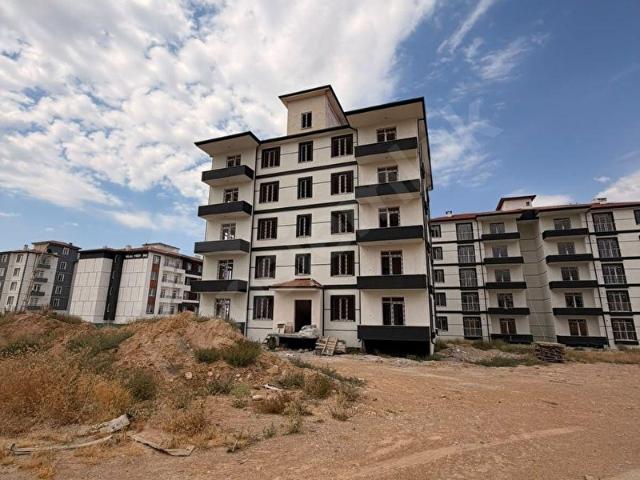 TOROS MAHALLESİNDE SATILIK ARAKAT SIFIR 1+1 DAİRE