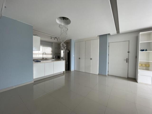 TORRE BAMBU, Departamento en RENTA y VENTA con ALBERCA, elevador, de 3 rec?maras y cuarto de servicio