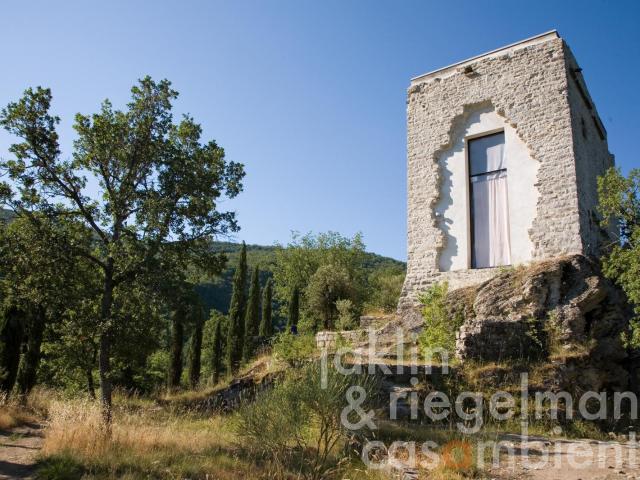 Torre di avvistamento unica con terrazza sul tetto e piscina 170m² Arezzo