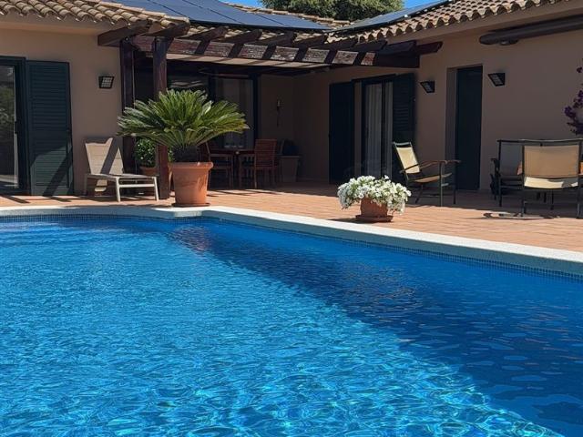 Importante: Todo propietario que no adquiera su residencia a. 190m² Navata