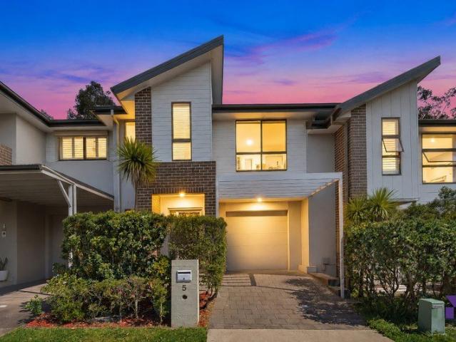 Torrens title modern residence set within the sought after Botanica precinct