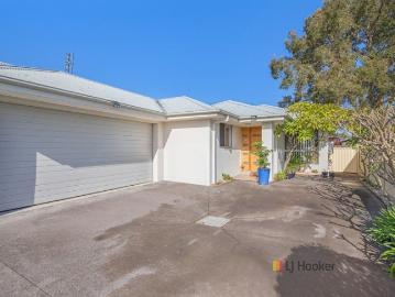 Torrens Title Duplex in the Heart of Town!