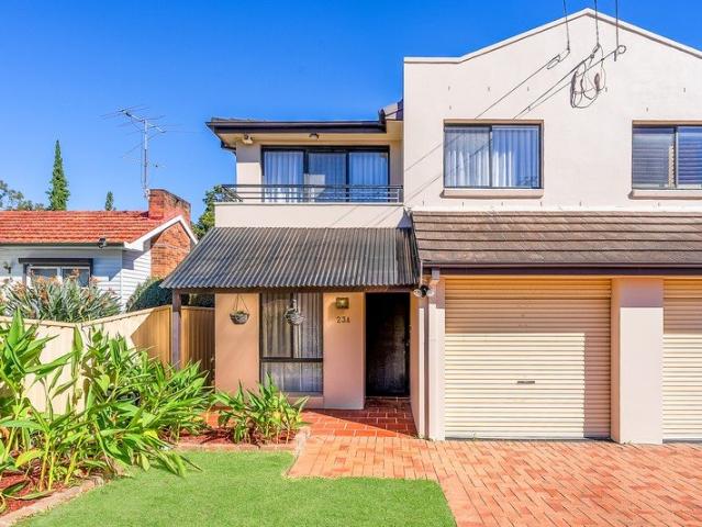 Torrens title family duplex of generous dimensions