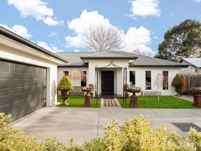 Torrens Title, Low Maintenance Living in a Prime CBD Location