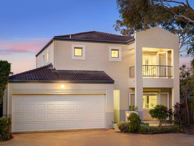 Torrens Title townhouse: elegant and freestanding