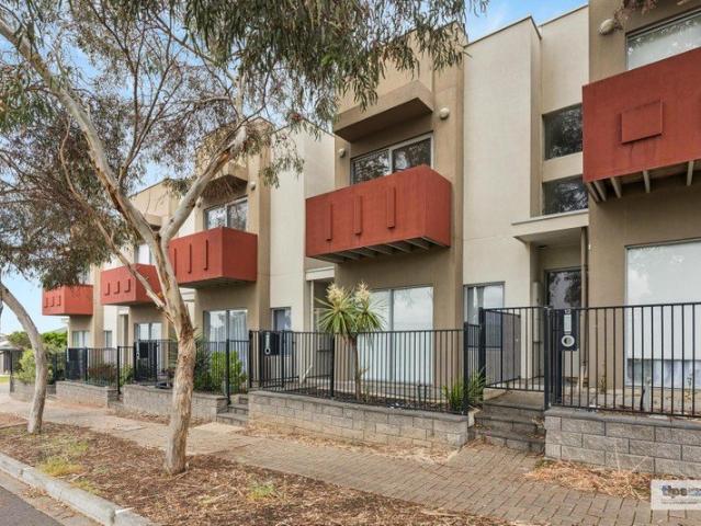 Torrens Titled Townhouse in a Lifestyle Location