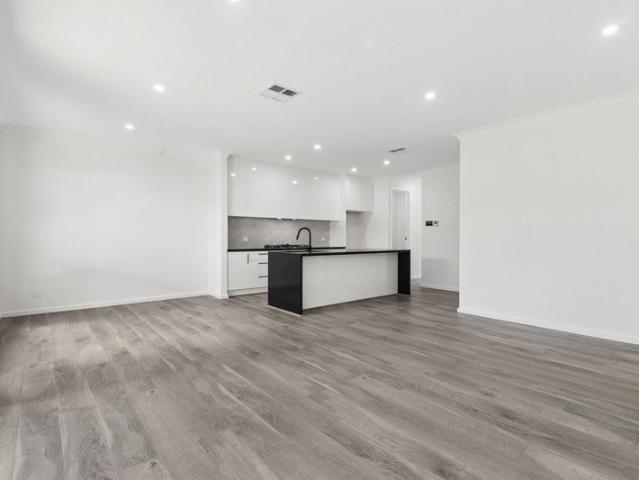 Torrens Titled Townhouse Offering Style, Space and Convenience!
