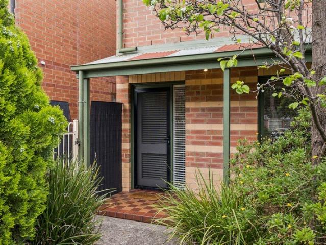 Torrens Titled Contemporary living on River Torrens Linear Park trail