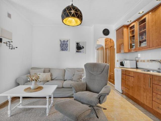 Torreblanca Bungalow de esquina reformado, listo para entrar a vivir a pocos minutos de playas de