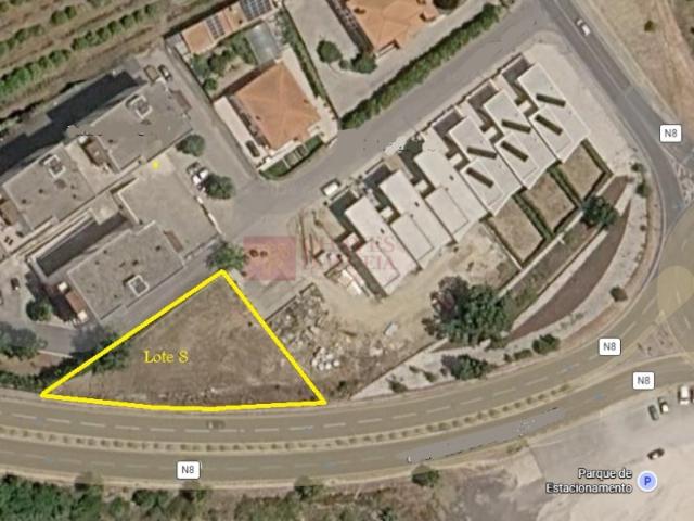 Torres Vedras Lote de terreno com 979 m2, projeto aprovado para moradia