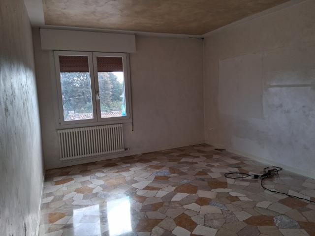 Torri di Quartesolo. Bicamere con cucina arredata. Garage doppio