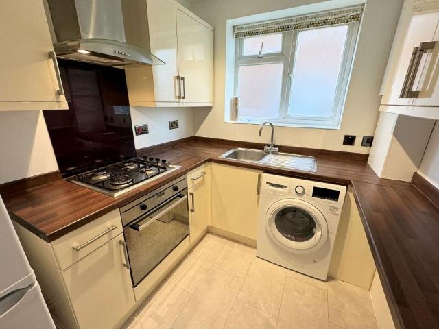 Torrington Park, Murray House Torrington Park N12, 1 bed flat to rent, £1,450 pcm | PrimeLocation