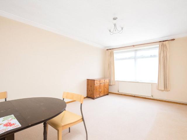 Torrington Park, North Finchley, London N12, 1 bed flat to rent, £1,625 pcm | PrimeLocation