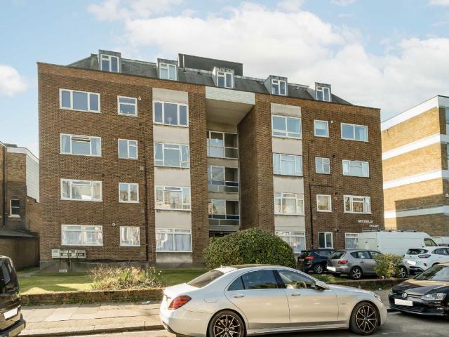 Torrington Park, North Finchley N12, 2 bed flat to rent, £1,700 pcm | PrimeLocation