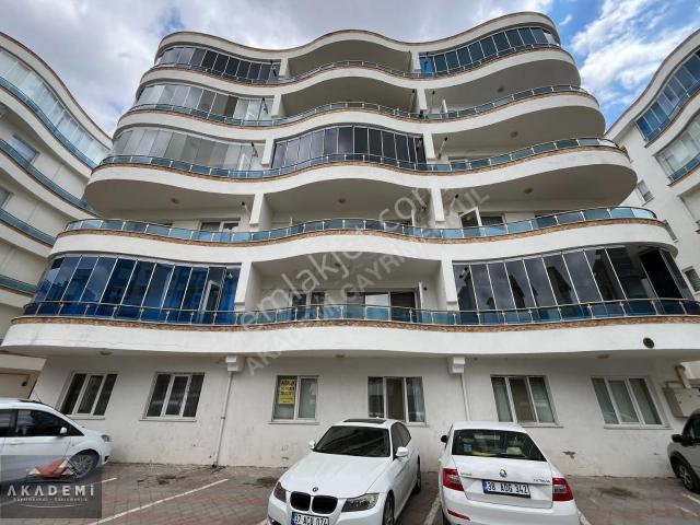 Tosya Yolu Teras Evler Sitesi Giriş Kat Kiralık 3+1 açık Mutfak