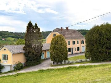 Toskana Flair im Südburgenland: Haus mit ehemaliger Tischlerei auf großem Grundstück