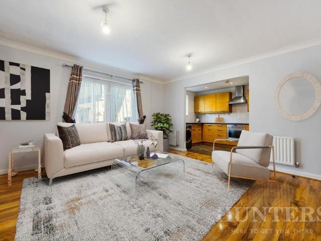 Tottenham Green East, London, N15 4UR 2 bed apartment to rent £1,800 pcm £415 pw