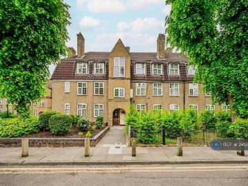 Tottenham, London, N17 3 bed flat to rent £2,400 pcm £554 pw