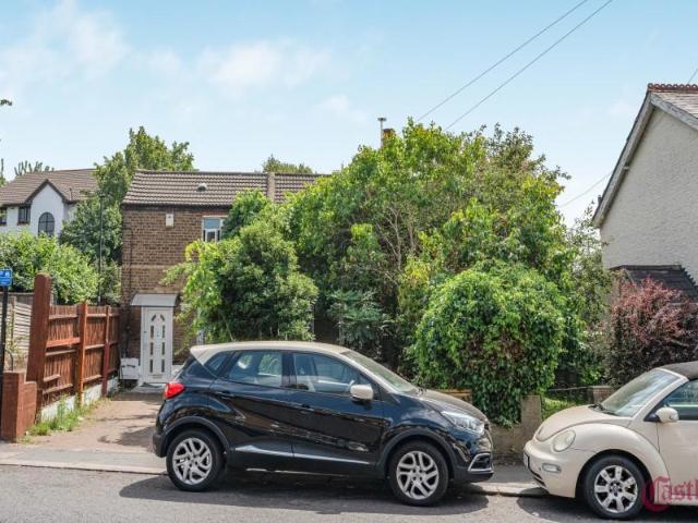 Tottenhall Road, Palmers Green, N13 2 bed terraced house to rent £1,900 pcm £438 pw
