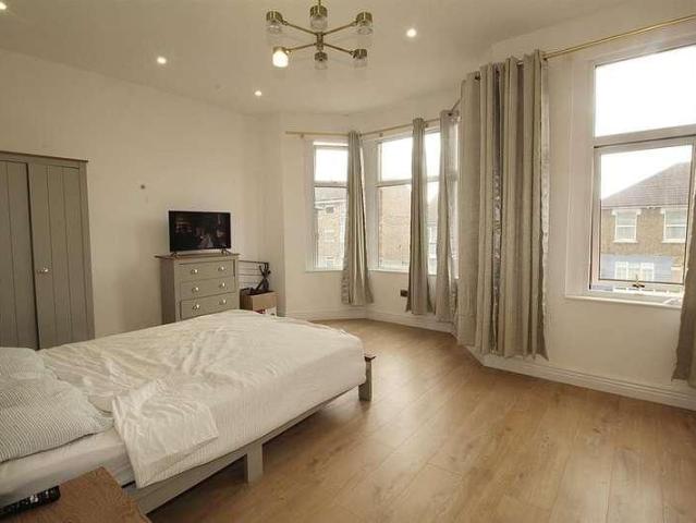 Totteridge Road, Enfield, EN3