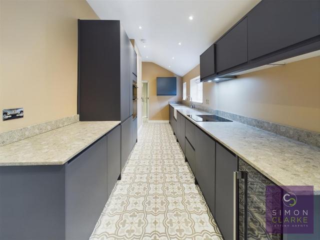 Totteridge Village, London N20, 3 bed cottage to rent, £3,000 pcm | PrimeLocation