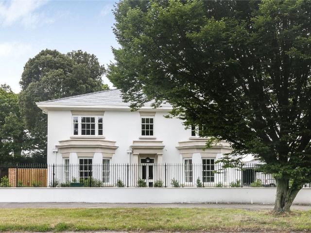 Totteridge Village, London N20, 3 bed flat to rent, £6,195 pcm | PrimeLocation