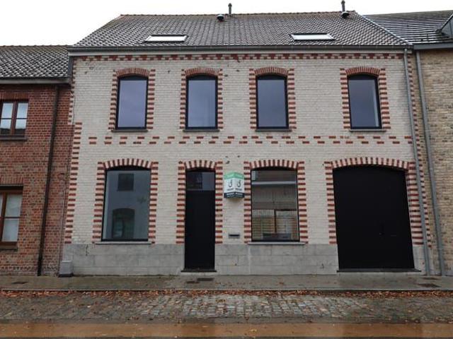Totaal gerenoveerde energiezuinige woning