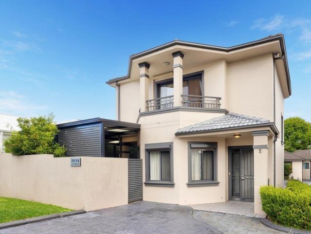 Total 261sqm Street Facing Freestanding 4 Bedroom Townhouse in a Boutique Complex