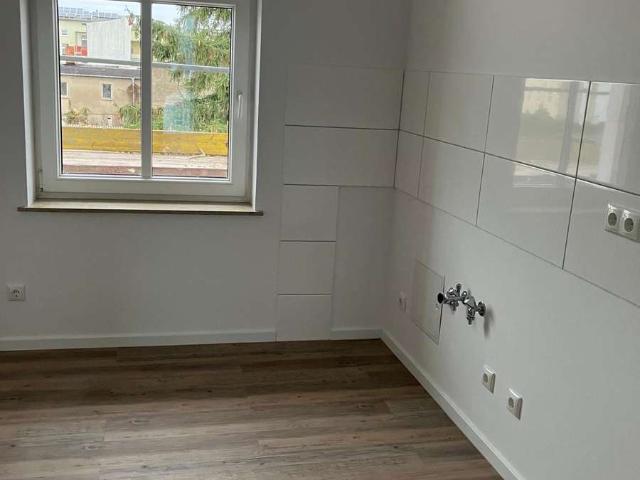 total sanierte schöne Altbauwohnung