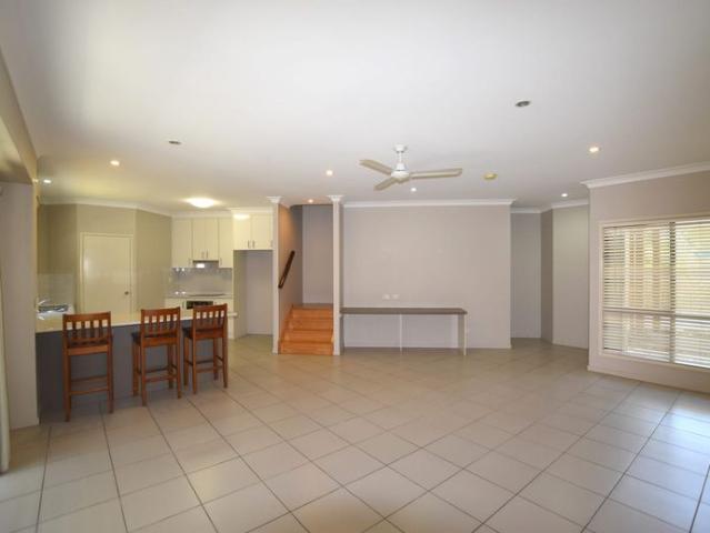 TOTALLY IMPRESSIVE. THIS CONTEMPORARY TOWNHOUSE TICKS ALL THE BOXES!