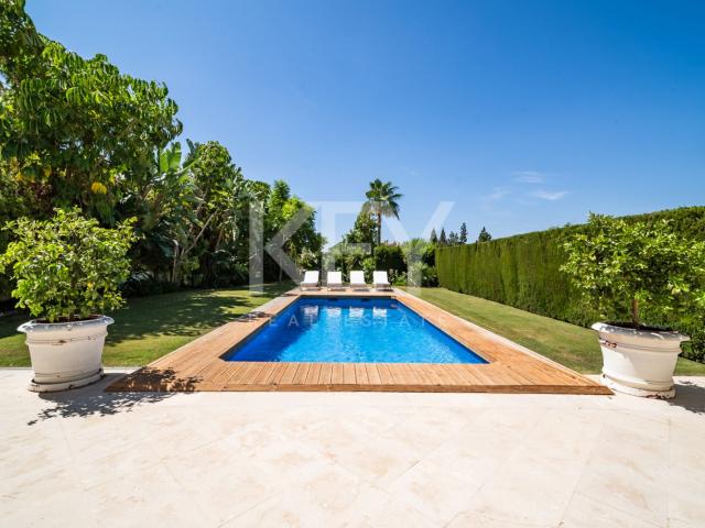 Totally renovated villa Las Lomas for sale with possibility to rent in Las Lomas de Marbella Club, Marbella