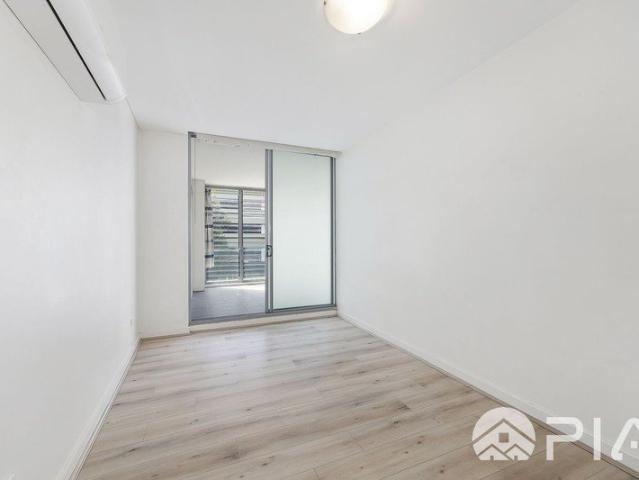 Totally 121 Sqm Huge sized Sunroom and study room