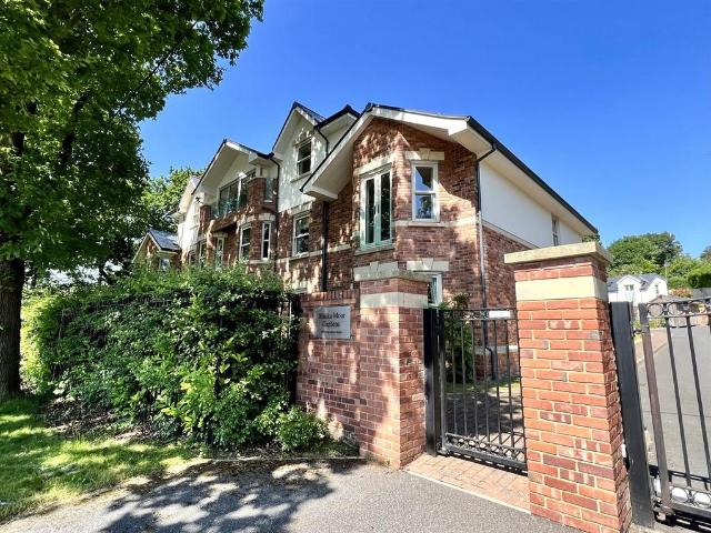 Totley Brook Road, Dore, Sheffield 2 bed apartment to rent £1,450 pcm £335 pw