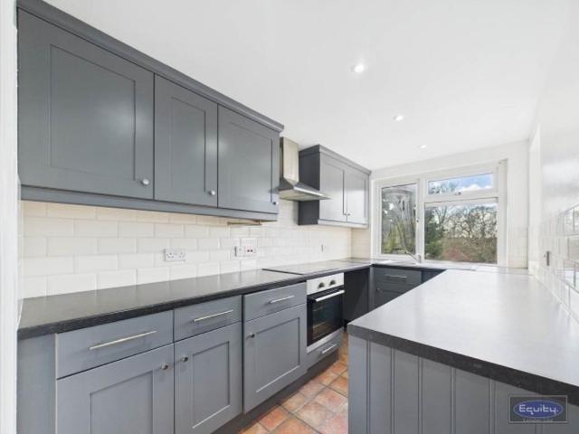 Totnes Road, Welling, DA16 3 bed semi detached house to rent £2,100 pcm £485 pw