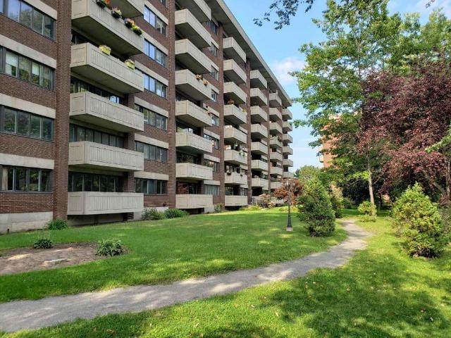 TOUT INCLUS! Condo de Luxe 3 et 1/2 830p.ca, MEUBLÉ à louer, 1699$