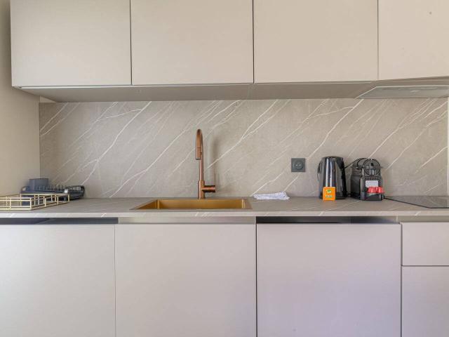 TOUT INCLUS Studio meuble tout confort a Ecully, proche de l'Institut Lyfe 5 min en voiture – C2