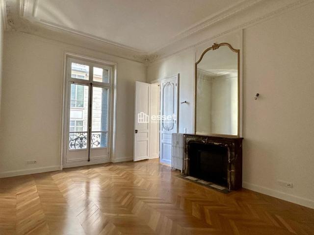 Tout savoir sur cet appartement dans le quartier Courcelles Wagram, à Paris 17ème