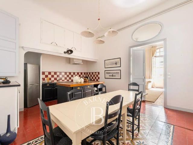 Tout savoir sur cet appartement dans le quartier Comtale Cente Cours Mirabeau, à Aix en Provence