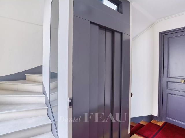 Tout savoir sur cet appartement dans le quartier Cambronne Garibaldi, à Paris 15ème