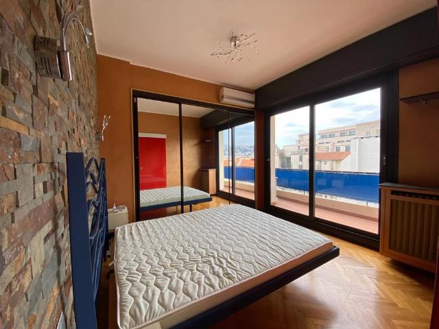 Tout savoir sur cet appartement dans le quartier Carré d'Or, à Nice