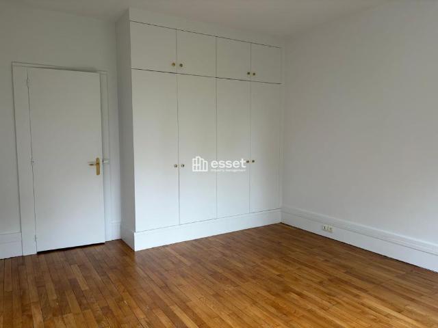 Tout savoir sur cet appartement dans le quartier Centre, à Saint Cloud