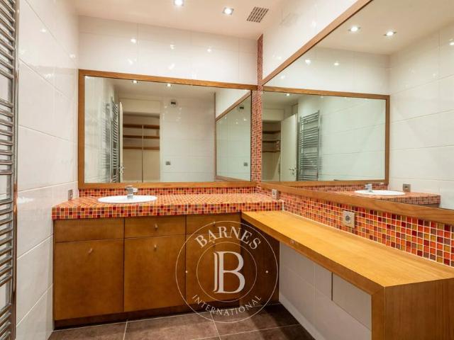 Tout savoir sur cet appartement dans le quartier Centre et Sud Est, à Saint Didier au Mont d'Or