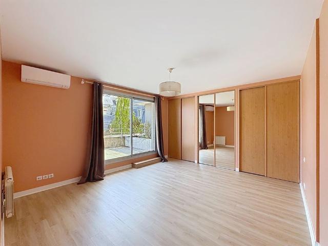 Tout savoir sur cet appartement dans le quartier Centre Ville, à Reims