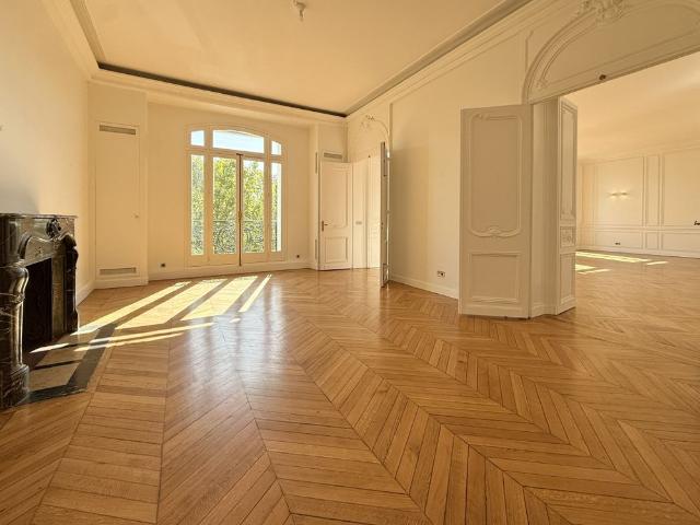 Tout savoir sur cet appartement dans le quartier Chaillot, à Paris 16ème