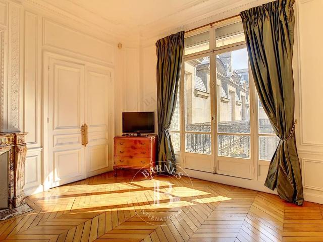 Tout savoir sur cet appartement dans le quartier Chaillot, à Paris 16ème