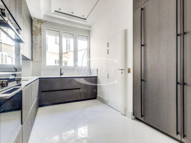Tout savoir sur cet appartement dans le quartier Chaillot, à Paris 16ème