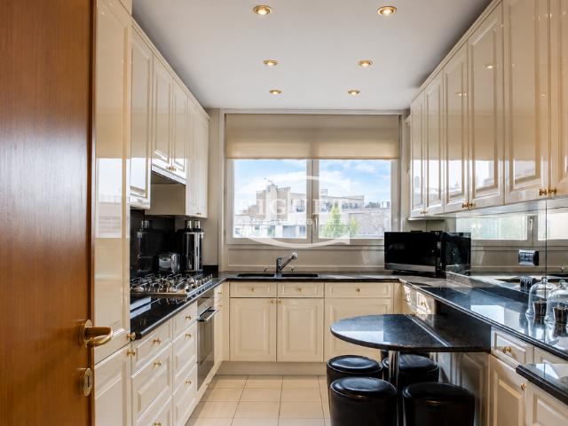 Tout savoir sur cet appartement dans le quartier Chaillot, à Paris 16ème