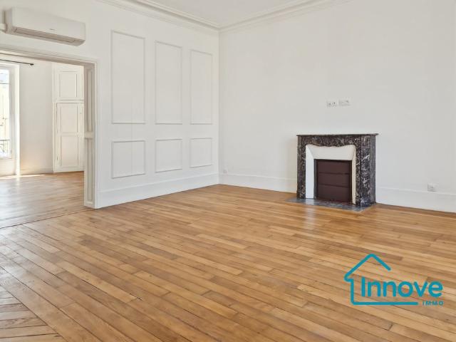 Tout savoir sur cet appartement dans le quartier Chantiers, à Versailles