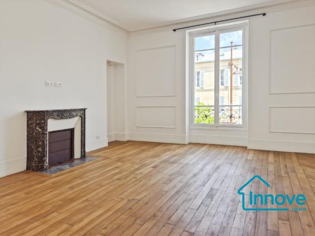 Tout savoir sur cet appartement dans le quartier Chantiers, à Versailles